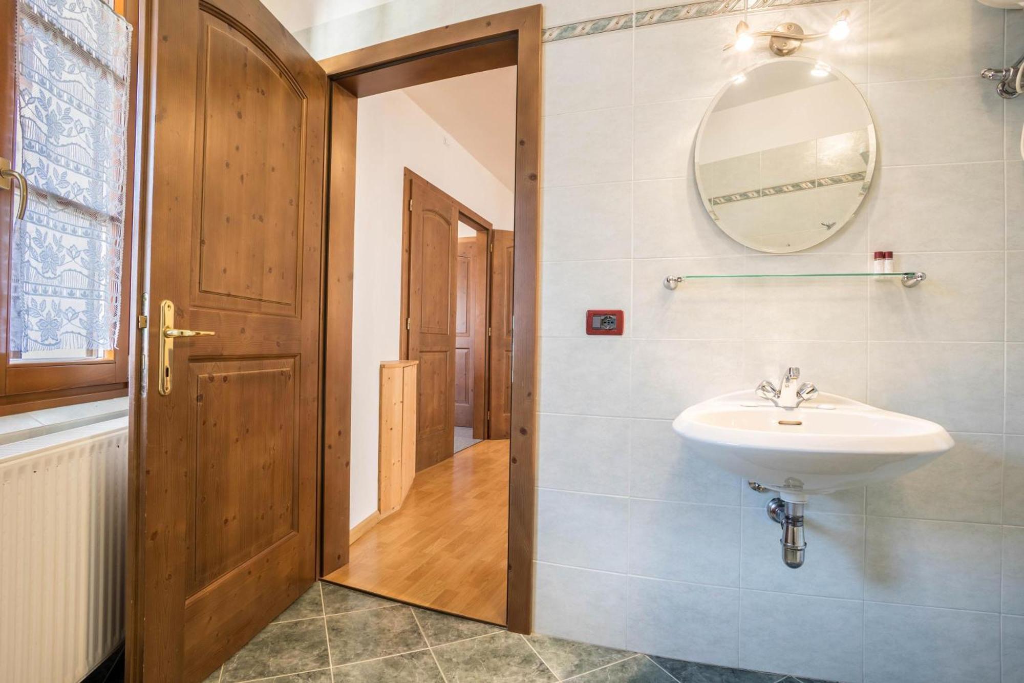 Residence Lena App 3 With Balcony Тенно Экстерьер фото